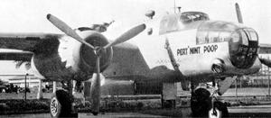 "Pert' nint Poop", F-10 (������ B-25D-NC) (���. №&nbsp;43-3433). �������� ������ ���� �� �������, 19&nbsp;����� 1946&nbsp;�. �� ����������� ������ ����� ������ � ������� ���������� � ������� ����������� ��������� ����� ��������