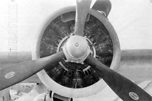 Новые двигатели Пратт-Уитни R-1830-82, установленные на PBY-5, имели карбюратор с нисходящим потоком, воздухозаборник которого переместился под капот двигателя в верхнюю его часть. Воздухозаборник маслорадиатора был перенесен с крыла на нижнюю часть мотогондолы
