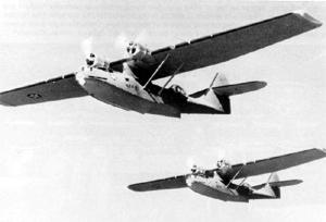 PBY-5 из VP-42, базировавшегося в Сиэттле (начало 1941 г). Самолеты окрашены в сине серый цвет со светло-серыми нижними поверхностями