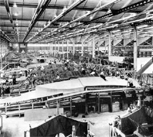 ������������ ����� � �� ������ ��������-������� � 1944&nbsp;�. ������������ ��������� ������� �� ������ ������ ������ ����� �������������� �� ������ ������������� � ���-�����. ������ ��������� ���� ��������� ��������� ��������� ���� ������� �� ������ � ���������, ����������� �� ���