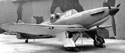 L7012 в раннем камуфляже с черно-белой нижней поверхностью. Машина использовалась последовательно 141-м, 255-м и 256-м дивизионами