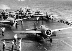����� ���������� �� VF-2 ��������� � ������ � ��������� "����������" (CV-6) �� ������ ��������������. ����������� ������ F4F-3 ���� �������� ������������� ������� � �������� ��������� 12,7&nbsp;�� ���������