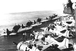 ������� � ���������� ������� F4F-4 � ������� �� ���� ������ ���� �������� �������� ���������� ����������� �������� �� ������ ��������� "����������" (CV-6) 15&nbsp;��� 1942&nbsp;�. �������� ������ �� ������� F4F-4 �� �������� ����� - ���� ������� � ����������