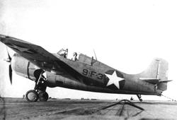 ���������� ��� ����� F4F-4 �� VF-9 ������������ ������� ���� ������������ ��������� "��������" 22 ������� 1942&nbsp;�. ������ ����������� ���� �������� ������������� ������ � ������� ��������