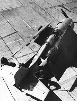 F4F-4 �� VF-22 � ����������� ��������� (����� ����, ���� ������� ������� ����������� � ������� ����� ������ �����������) �� ����� ��������� "�����������" (CVL-22) 30&nbsp;������ 1943&nbsp;�. ������� �������, �������� ������� ������� � ��������������, �� ����� ������� �������� �� ���������