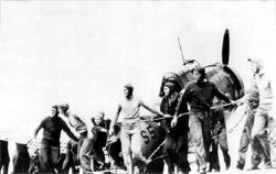 ������ &nbsp;���� �����&nbsp; 8-� ������� ������ ����� ������� � ������ ����������� 1&nbsp;������� 1942&nbsp;�. �� ������ &nbsp;����������&nbsp; ��������� ����� ���� ���������������� ���� �����. ����� ����� ��������� � ������ ������� S5, ������� ��� ���� 7,62-�� ����� � ������� ��� �������. ���� �� �����, ���������������� ������������, ����������� �� �������, �������� ������ � ���� ����� ����� ���������. ��� ������ �������� ���������, ������ ����� S5, ����� ��� � ������� ����� �� ������� ������� �����. ����� ��� ���� �� ���������.