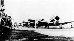 "��������" �������� ������� � ������ ������ � ��������� � ����� ����� ������ ������ ��������� � "������������" � ������� ���������� �������� �������. SBD �� VS-5 ��� VB-5 ��������� � ������ �� �������� 18&nbsp;������ 1942&nbsp;�.