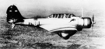 После увеличения киля и изменения капота BT-1 в 1938 г. был принят флотом. Машина 6-B-1 (рег. 0615) имеет красный капот, полосу на фюзеляже и шеврон на крыльях. Синий киль показывает принадлежность к авиагруппе "Энтерпрайза" а эмблема под кабиной (красный прыгающий баран) - к VB-6, 1938 г.