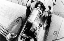 ������� �������� �� ������ SBD-3 ���� ����� ����������� � ����������� ������. �������� ������� ���������� � �������� ����������. �������� �������� �� ������� ������� ���������� ���������� ��������, "����������", 31&nbsp;��� 1942&nbsp;�.