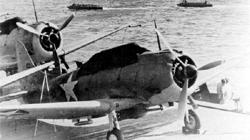 ����� ������ "����������" �������� �� �� ������ ������ ��� ������� � �������� �� ����������� ��������. SBD-3 �� VS-5 (������ VB-3 � "��������") ����� ��������� ���������� � ������� "S" �� ���� � �������� ����� �� ��������, �����, 24&nbsp;���� 1942&nbsp;�. ��� �������� ����������� ��������� ������������ ����.