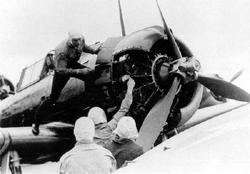 �������� ����������� ���� R-1820-52 ����� SBD-3 �� ������ "���������", ������ 1942&nbsp;�. � ���� ��������� VS-41 ���� ����� ����, ������������ ������ ����� � �������� ��������� ���� �����