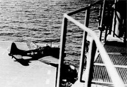 SBD-5 ��� �� ����� ��� ������ � "������" 1&nbsp;�������� 1943&nbsp;�. ���� ������� ����� ����� ������� ����� ������ ����������� �����. SBD-5 � "������" � ���� �� �����������