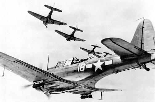 SBD-5 �� VB-10 ����������� ������ "���������" �� ����� ������ �� ����� 29-30&nbsp;����� 1944&nbsp;�.