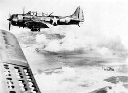 ��������� ���������� ��������� � �������� "�������� �� ����������" ����� ��������� �� ���������� ������� � ���� 1944&nbsp;�. SBD-5 �� VB-16 � "�����������" ��������� ��������� �������� ������� �� �������, 15&nbsp;���� 1944&nbsp;�.