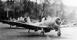 SBD-5 �� VC-40 � �������� ������. ���� ��������� �� ������ ���, ���� ��������� �������. �� �������� ��������� 1000&nbsp;�������� �������� � ���� 100&nbsp;�������� ���������� ����. ������� ������ ������� �� 54 SBD � 36 TBM ���������� ����� � ������� ������. �������� �������� � ������ ���� ���� �� ��������, ����������.