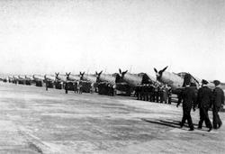 TBD-1 � SB2U �� ���������� "�����" �� ������ � ����� 1942&nbsp;�. �������� � �����-���� � ����� 1942&nbsp;�. TBD �� VT-7 ���������  ��������������� ��������������.