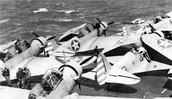 ���� ������� ���� �� ������, �������� ������� "�����������" ������� TBD �� VT-6 � ����� �� ���� 24&nbsp;������� 1942&nbsp;�. �� ��������� TBD ����������� ��������� ��������������� ����� �� ��������, �� ������ ��� ���������